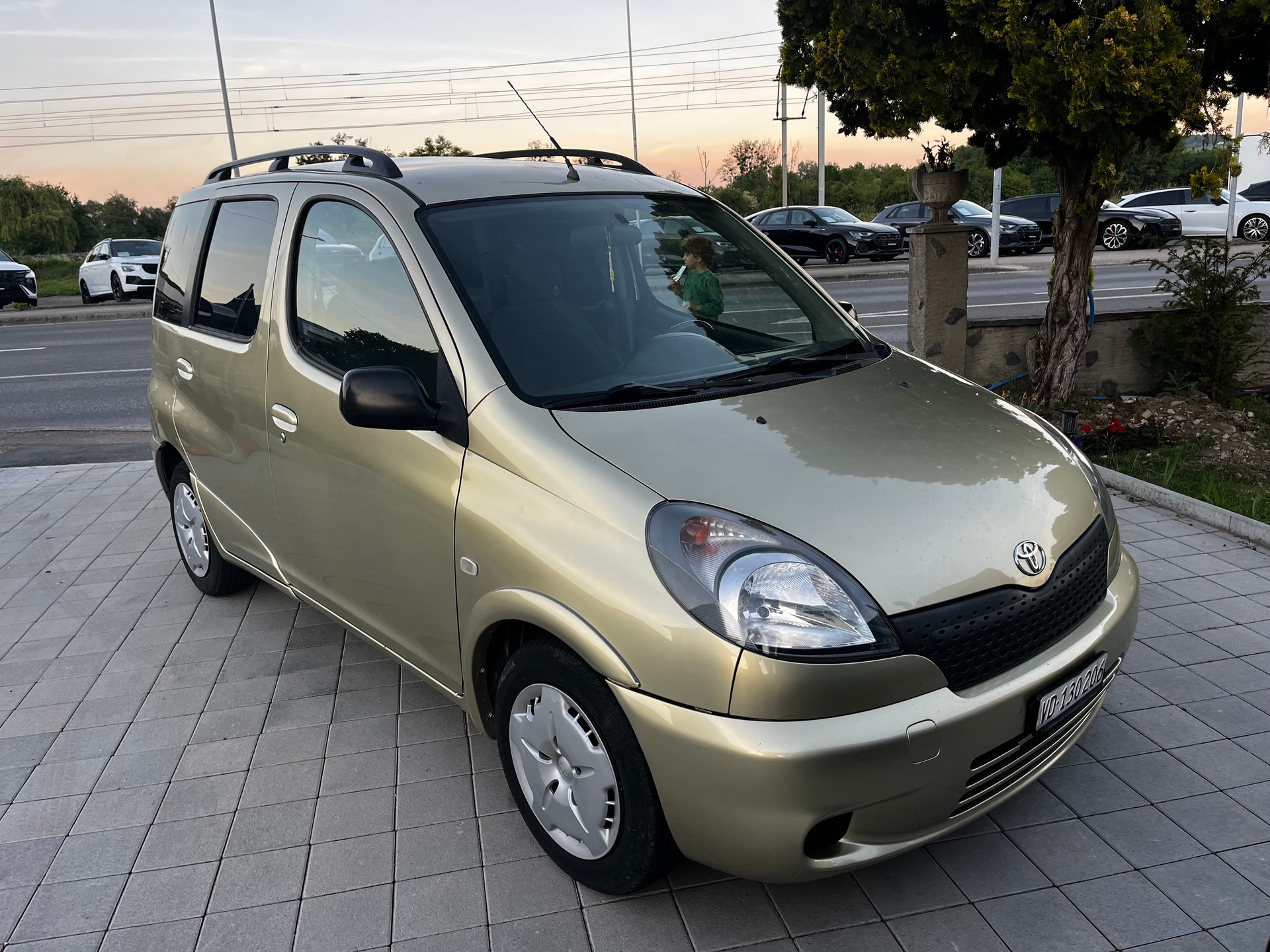 TOYOTA Yaris Verso 1.5 Linea Sol-image-7