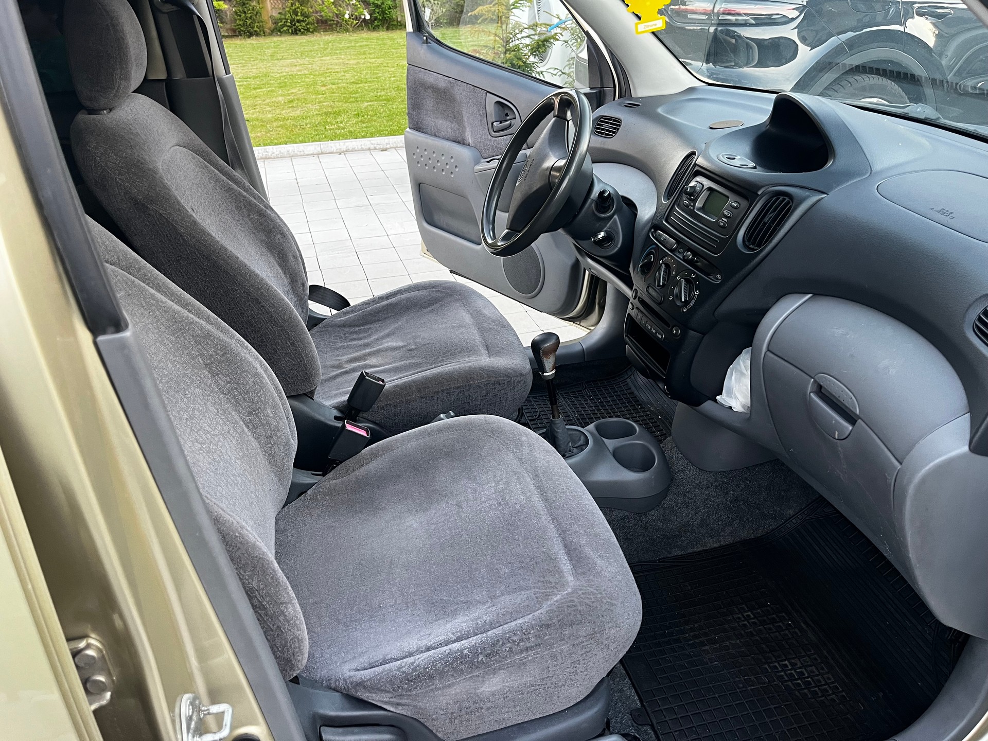 TOYOTA Yaris Verso 1.5 Linea Sol-image-9
