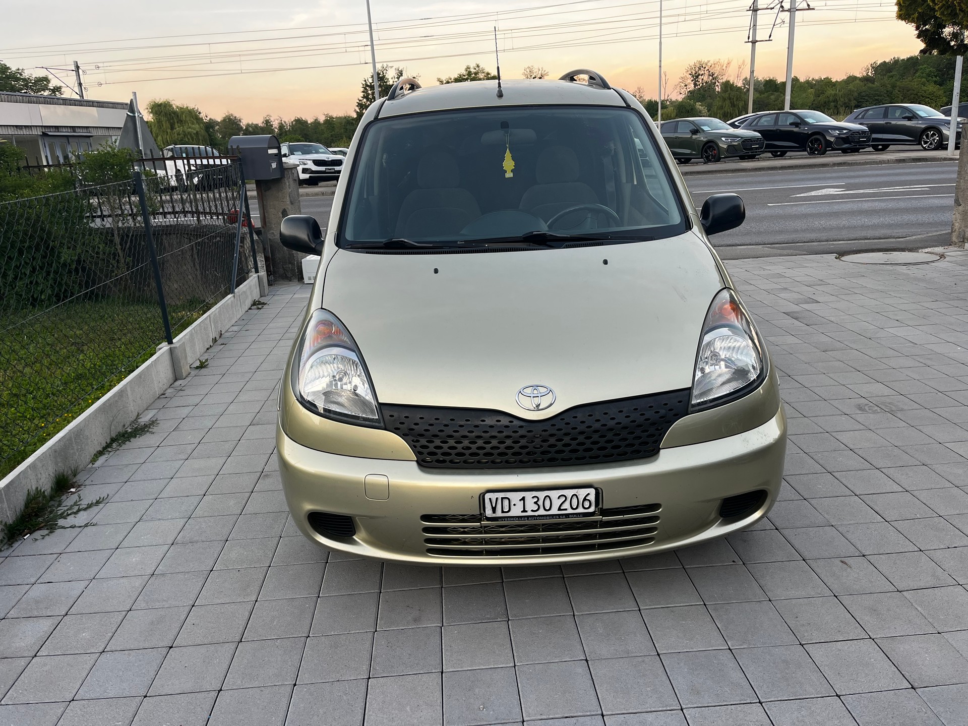 TOYOTA Yaris Verso 1.5 Linea Sol-image-1