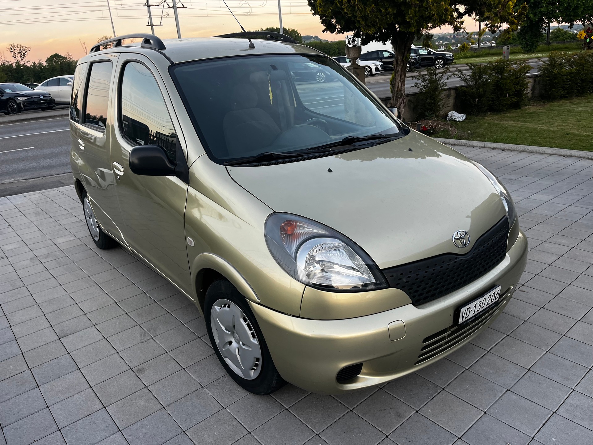 TOYOTA Yaris Verso 1.5 Linea Sol-image-0