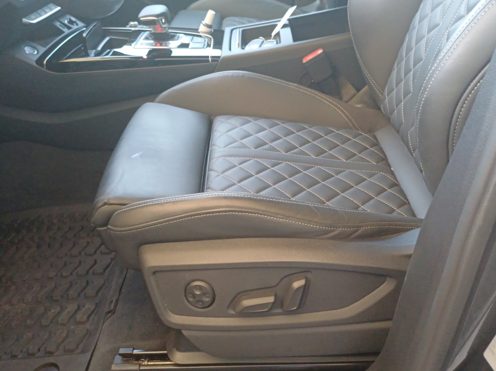 AUDI Q5 55 TFSI e PHEV S line quattro S-tronic-image-15