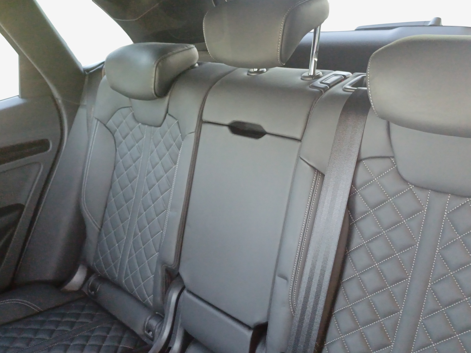 AUDI Q5 55 TFSI e PHEV S line quattro S-tronic-image-12
