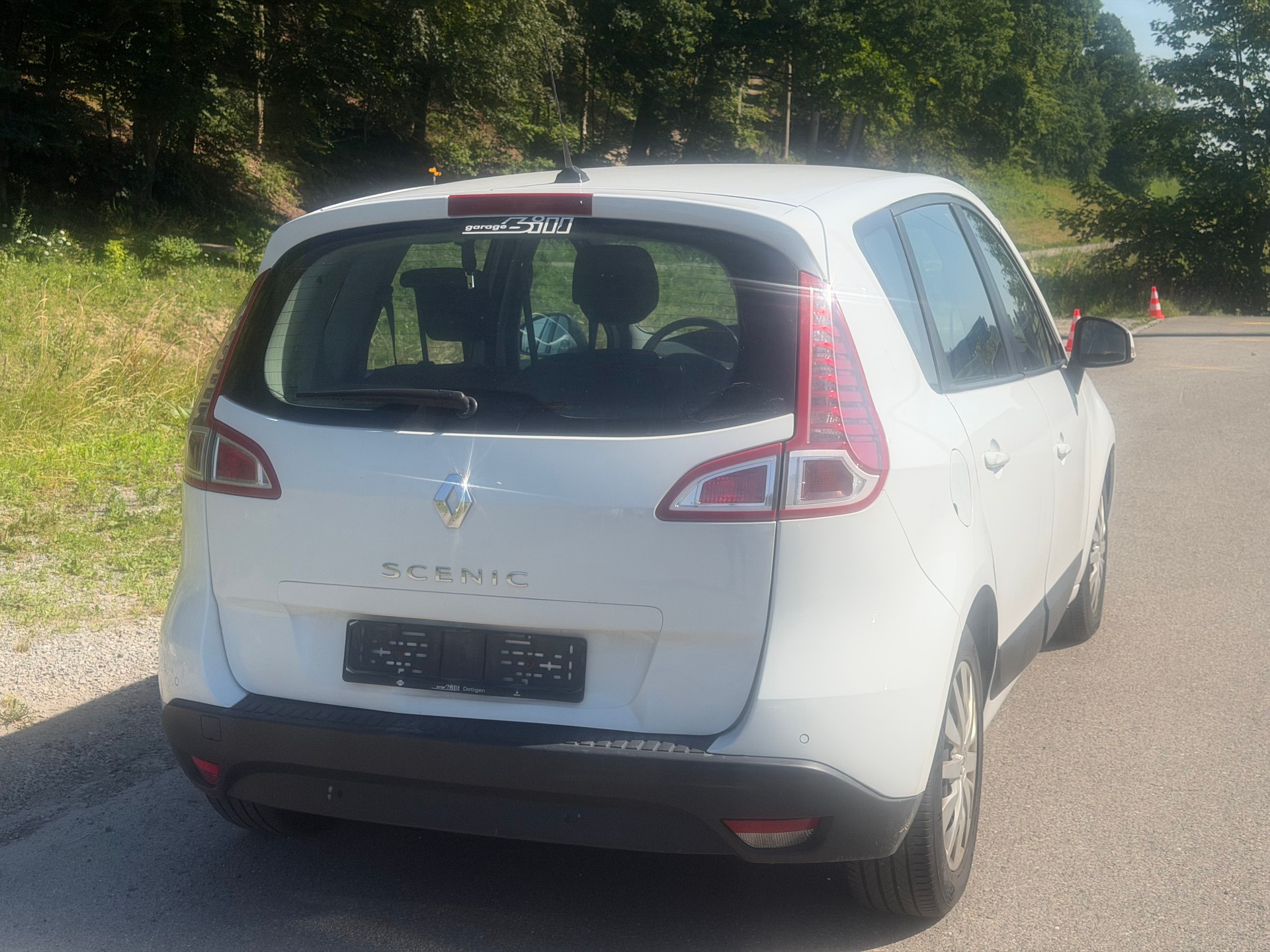 RENAULT Scénic 1.4 16V Turbo Dynamique-image-3