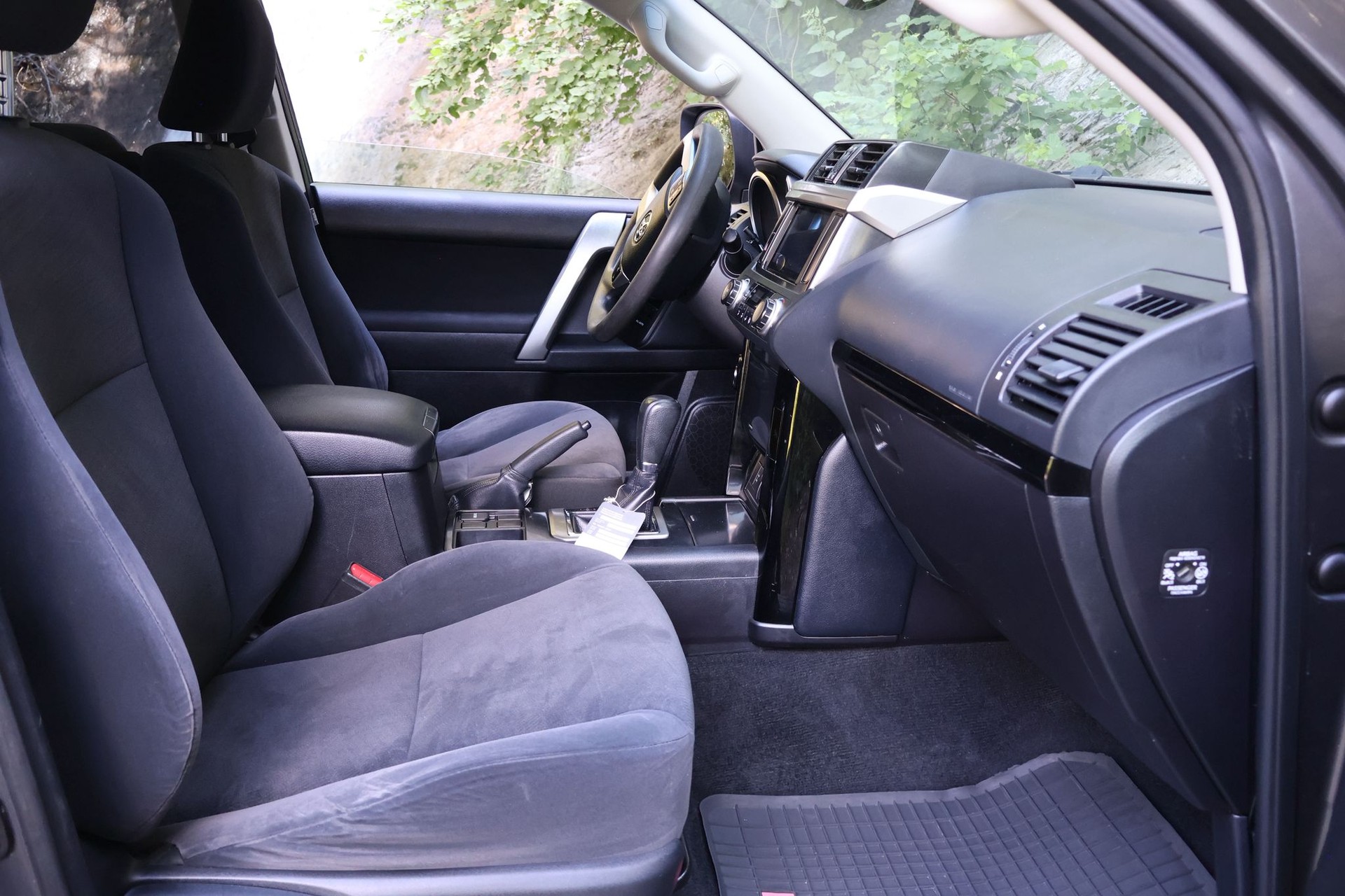 TOYOTA Land Cruiser 2.8TD Terra-image-5
