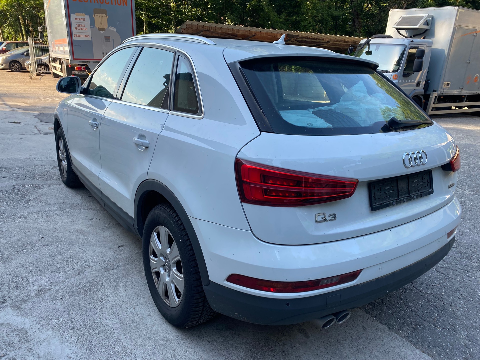 AUDI Q3 2.0 TDI quattro S-tronic-image-3