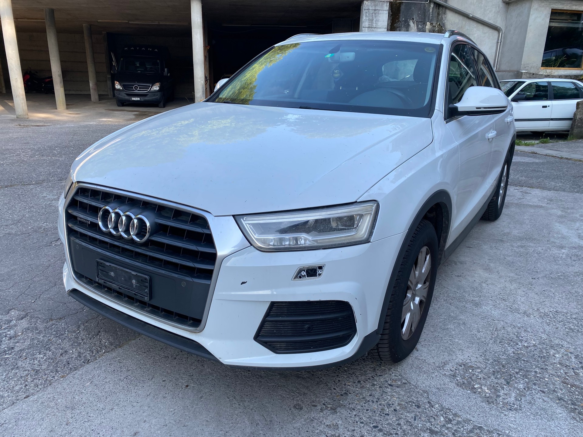 AUDI Q3 2.0 TDI quattro S-tronic-image-1