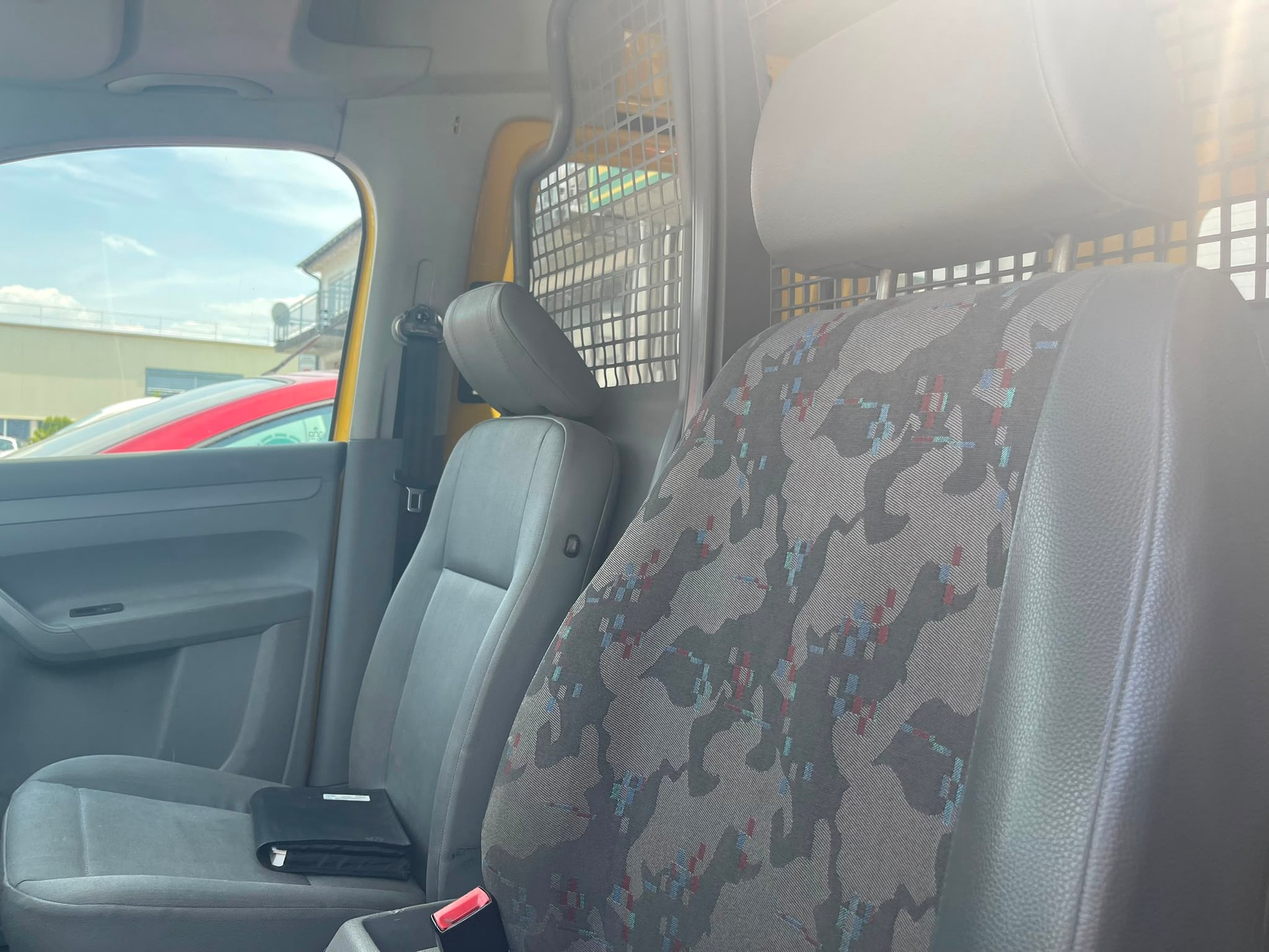 VW Caddy 1.9TDI PD 4Motion-image-9