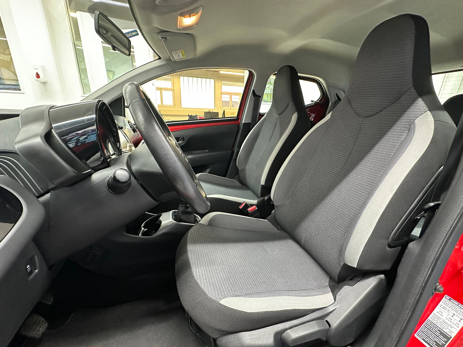 TOYOTA Aygo 1.0 VVT-i x-play-image-7