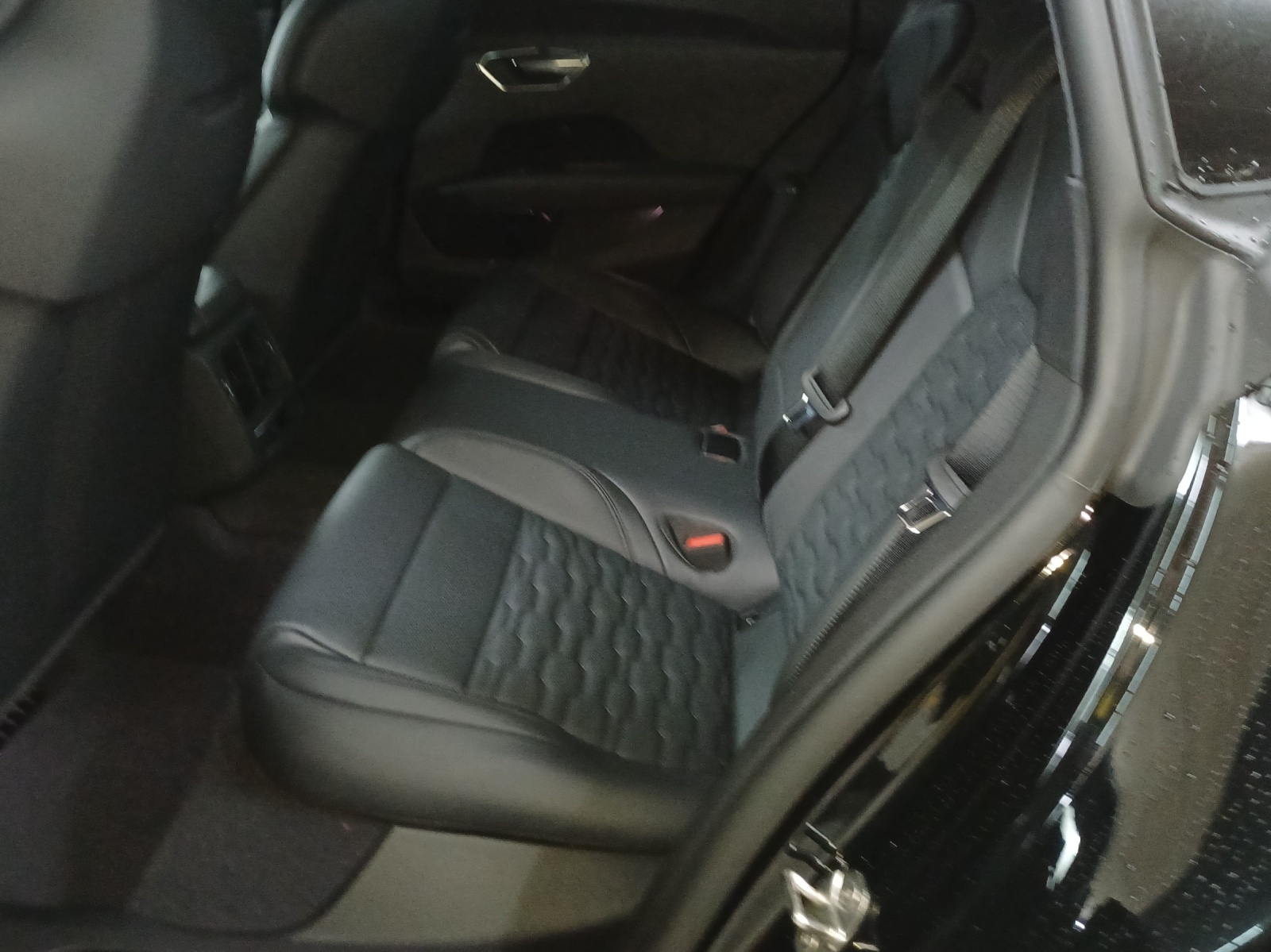 AUDI e-tron GT quattro-image-11