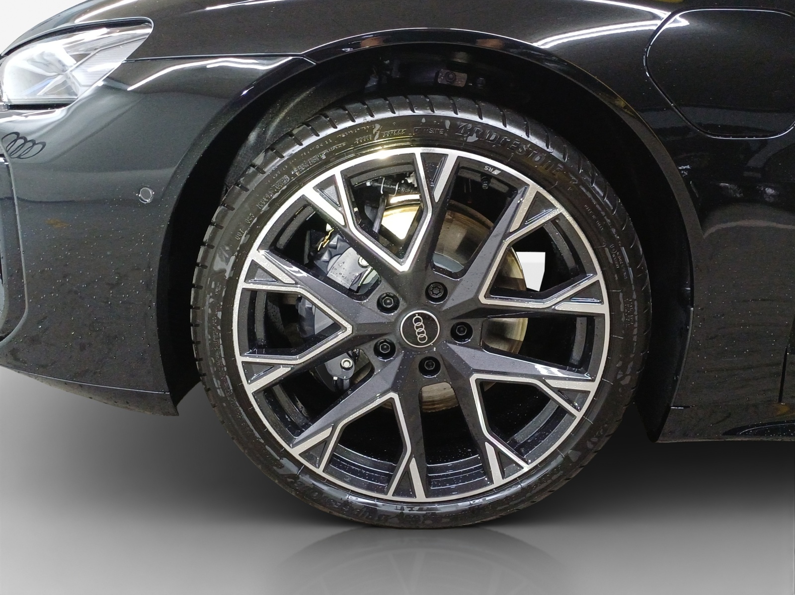 AUDI e-tron GT quattro-image-15