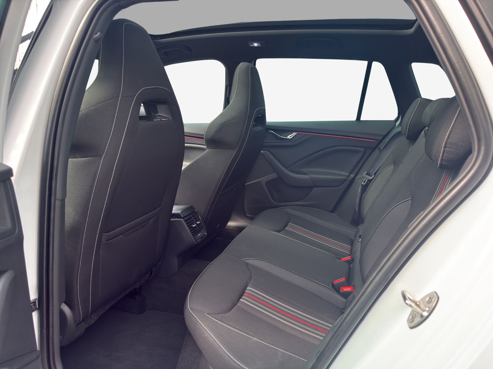 SKODA Kamiq 1.5 TSI Monte Carlo DSG-image-11