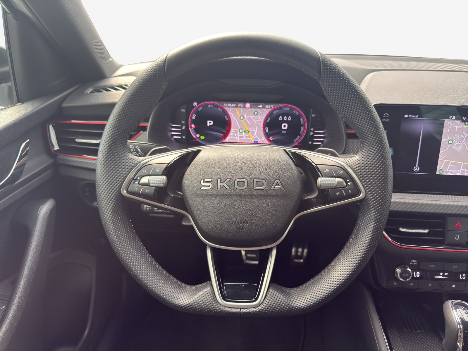SKODA Kamiq 1.5 TSI Monte Carlo DSG-image-9