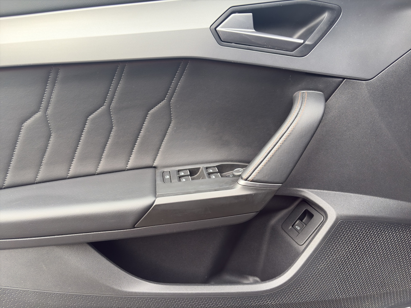 CUPRA LEON ST 2.0 TSI VZ DSG-image-7