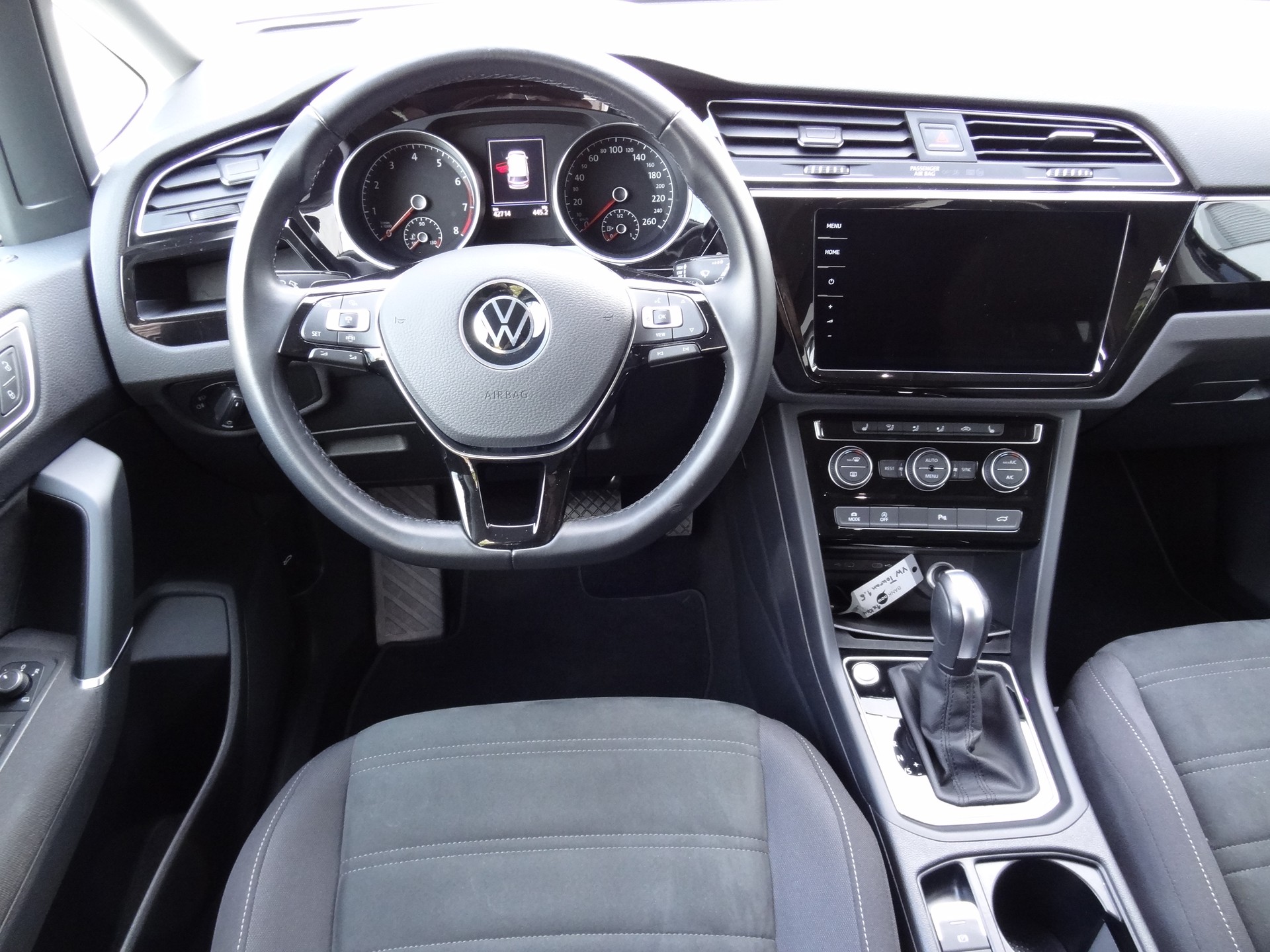 VW Touran 1.5 TSI EVO Highline DSG-image-11