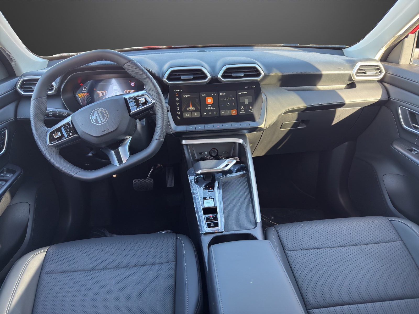 MG ZS 1.5 Hybrid+ Luxury-image-7