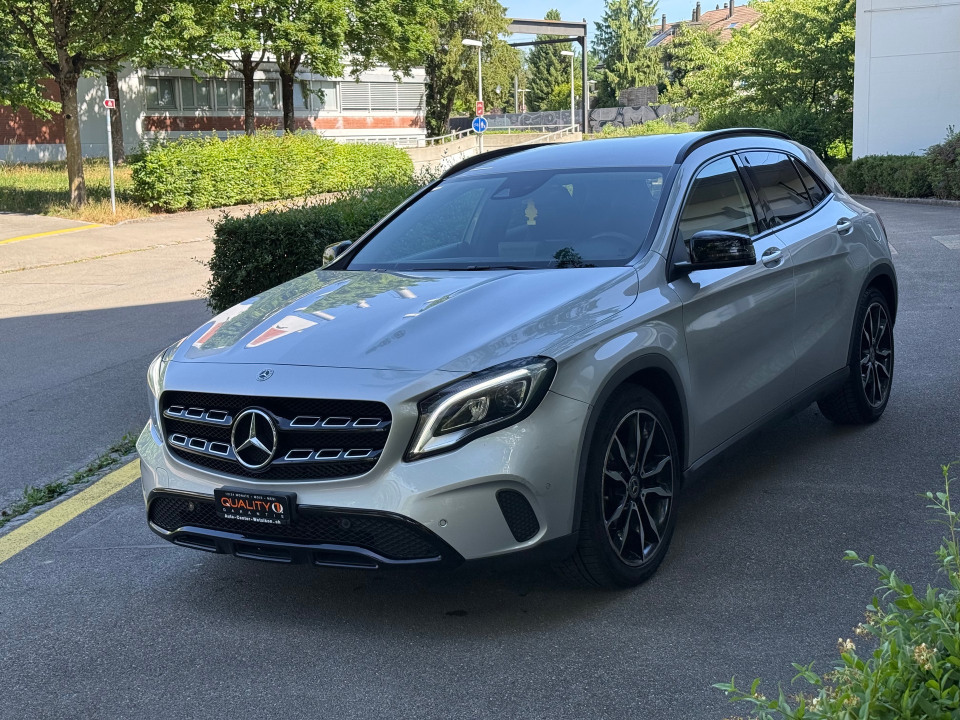 MERCEDES-BENZ GLA 200 CDI Style 7G-DCT-image-2