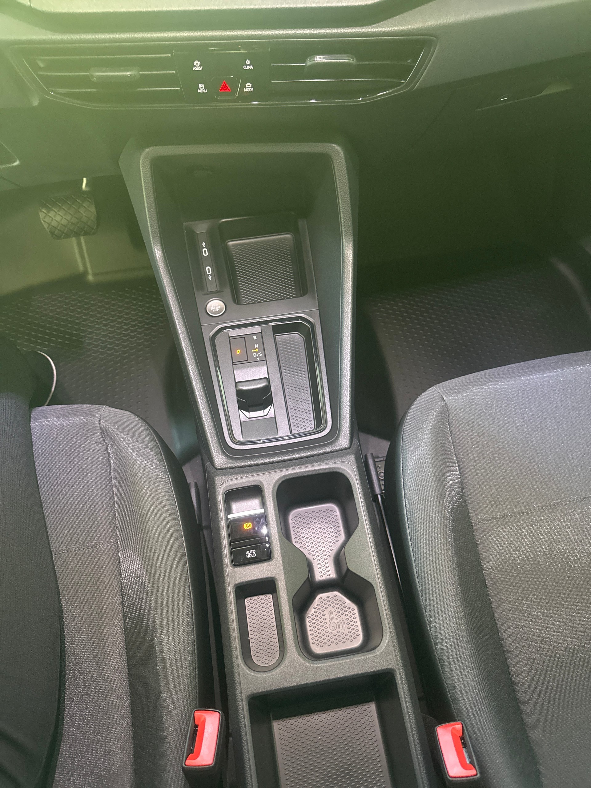VW Caddy Cargo En 1.5eHyb 150 DSG 1500ccm 150PS/110kW 4 Zylinder TSI eHybrid Benzin / elektrisch-image-8