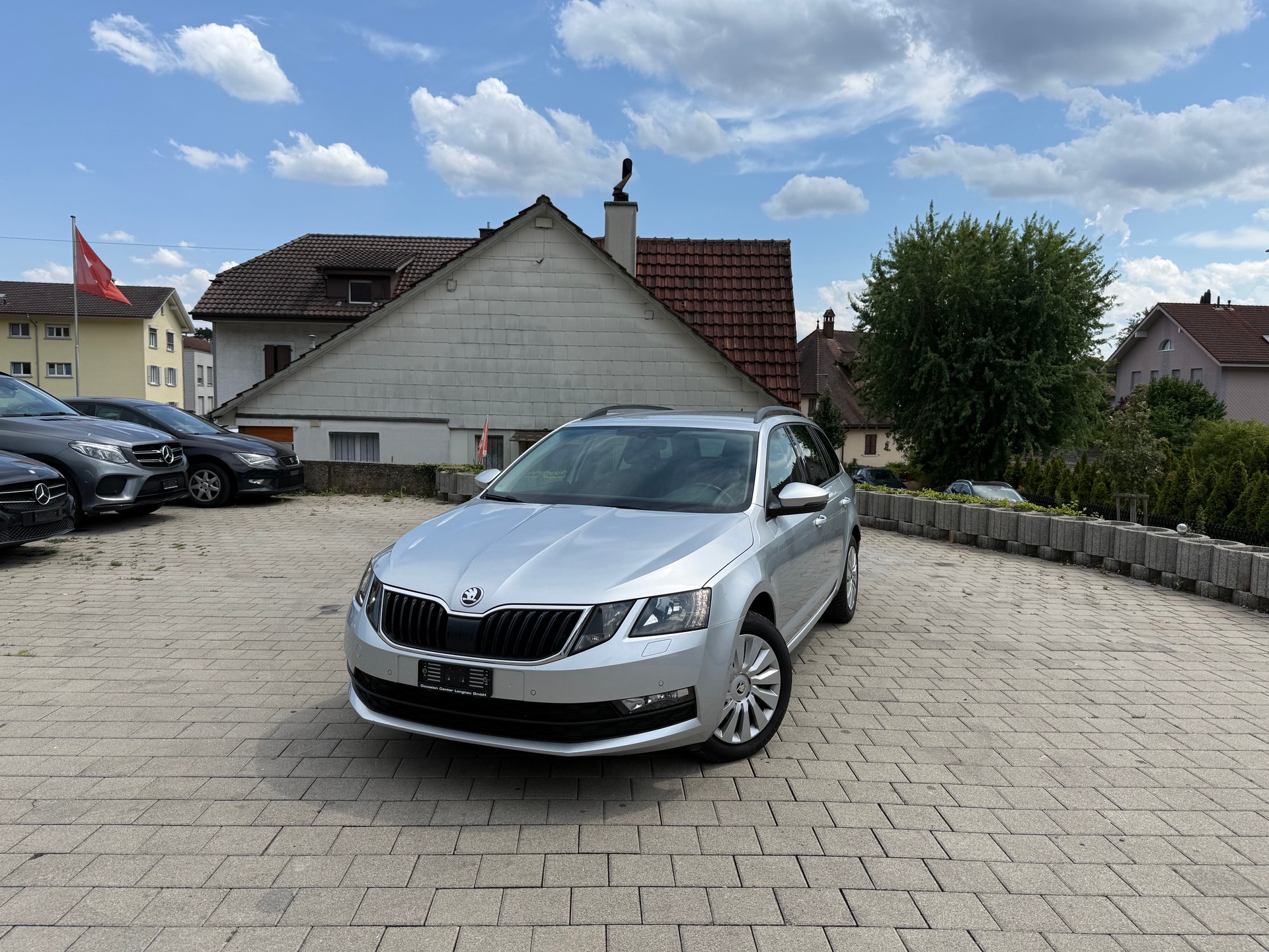 SKODA Octavia Combi 2.0 TDI Ambition 4x4 DSG-image-0