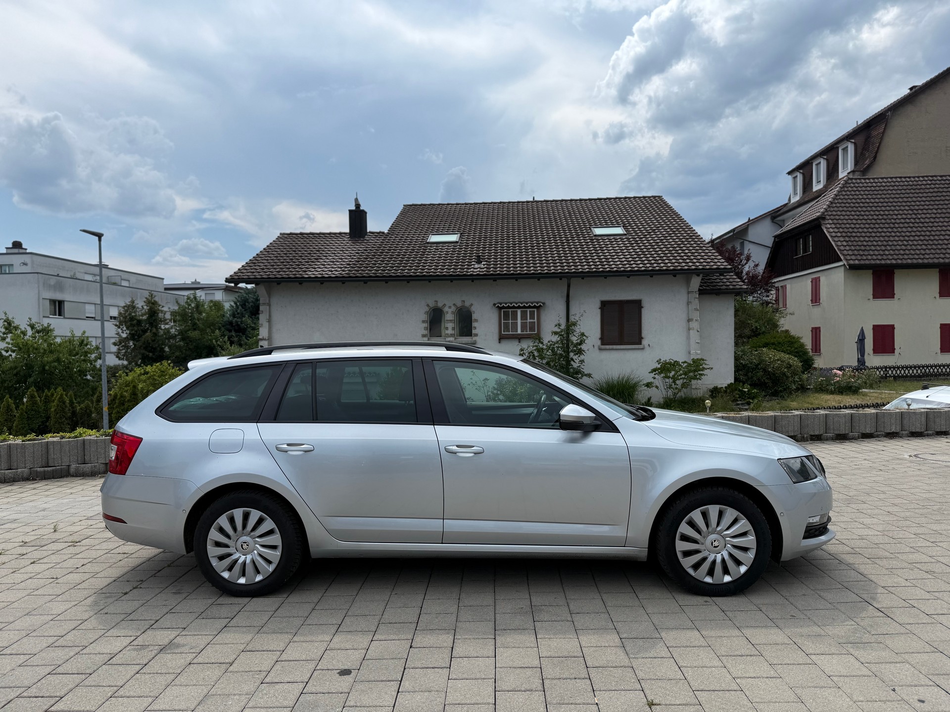 SKODA Octavia Combi 2.0 TDI Ambition 4x4 DSG-image-3