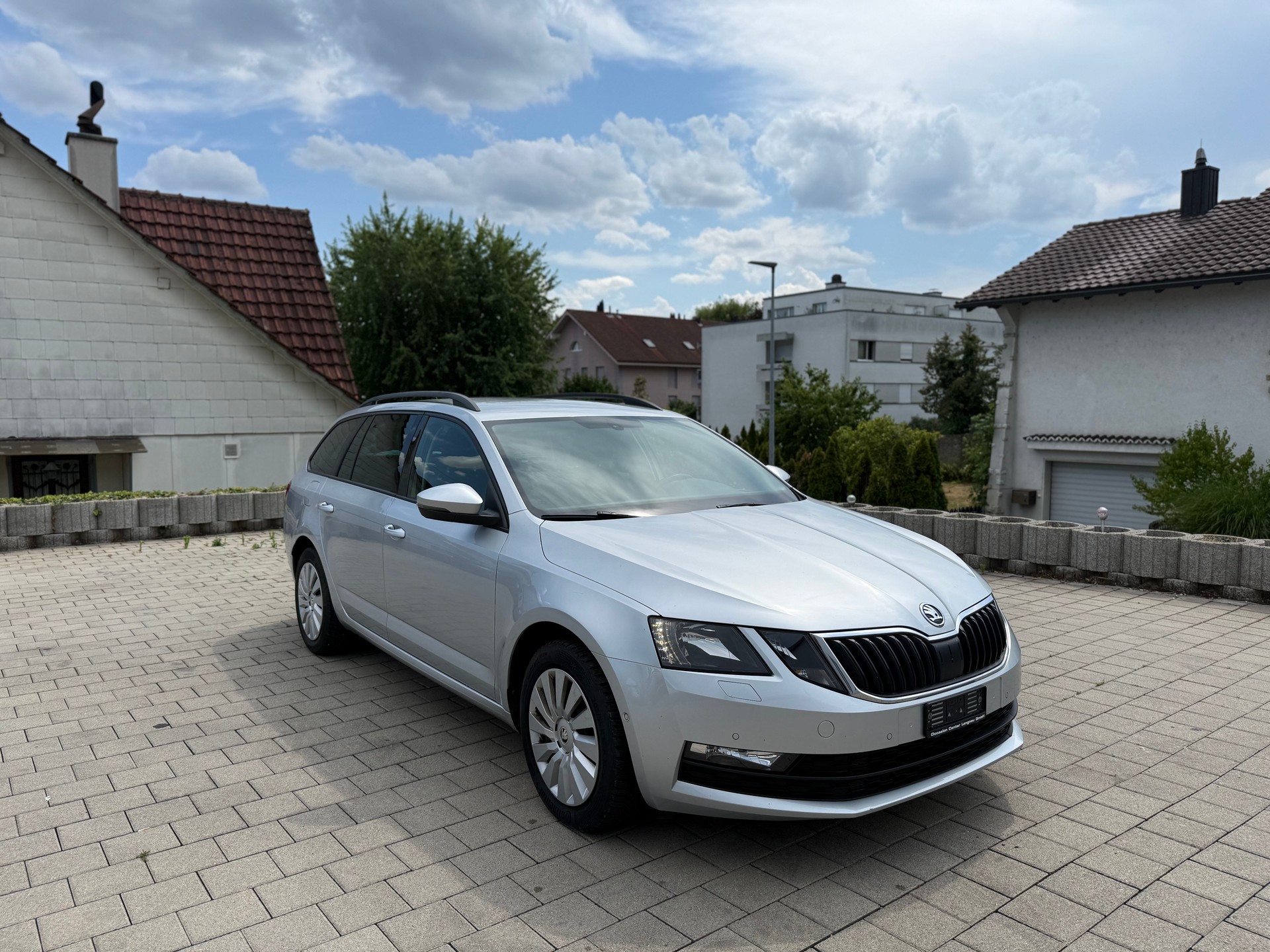 SKODA Octavia Combi 2.0 TDI Ambition 4x4 DSG-image-2