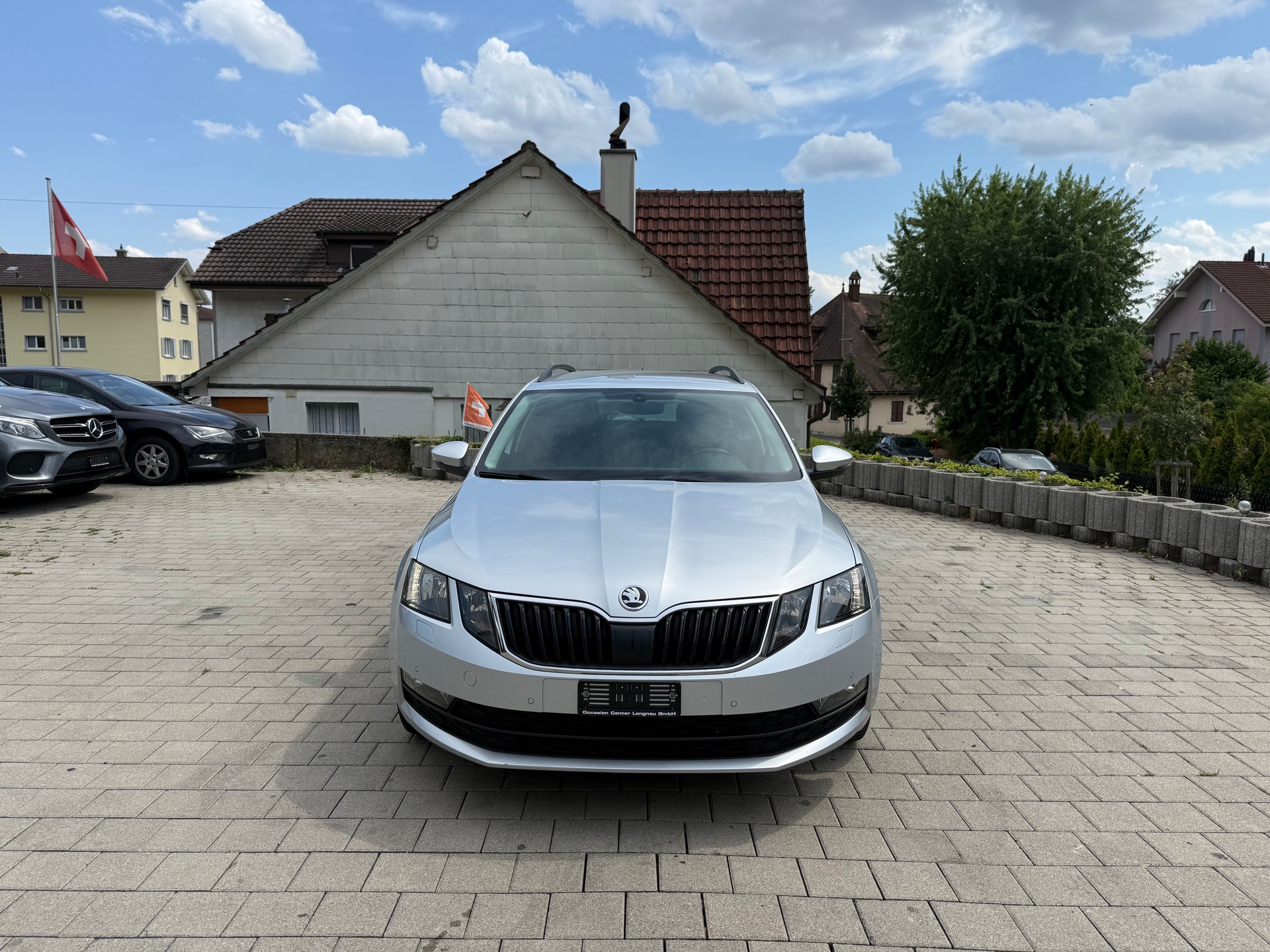 SKODA Octavia Combi 2.0 TDI Ambition 4x4 DSG-image-1