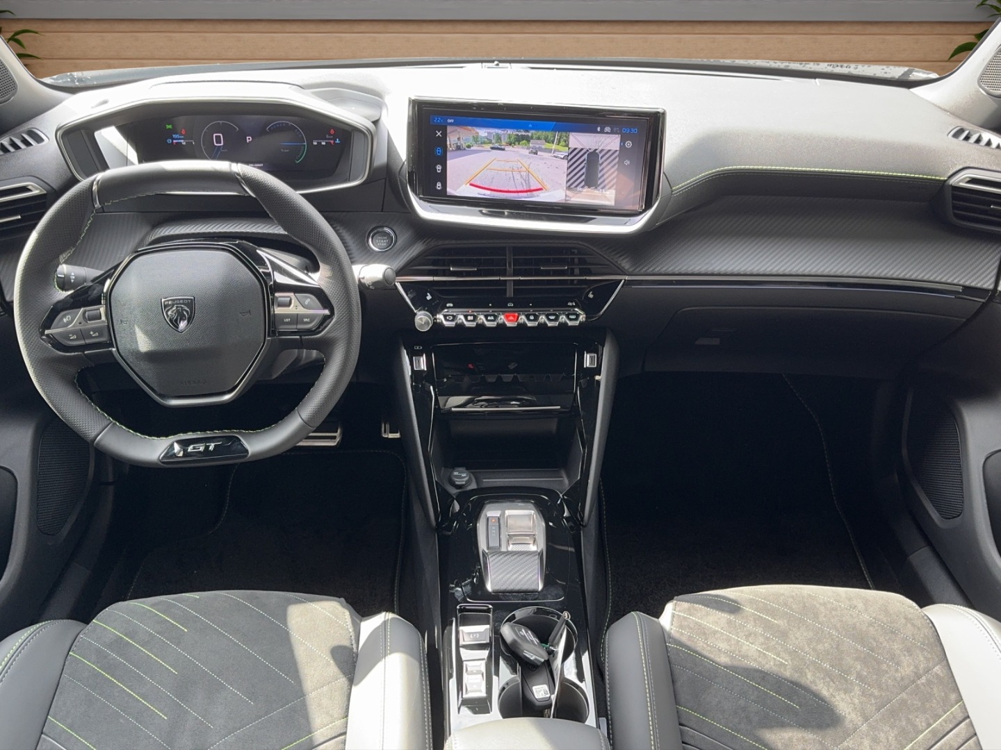 PEUGEOT 2008 NEW 1.2 Hybrid 145 GT-image-5