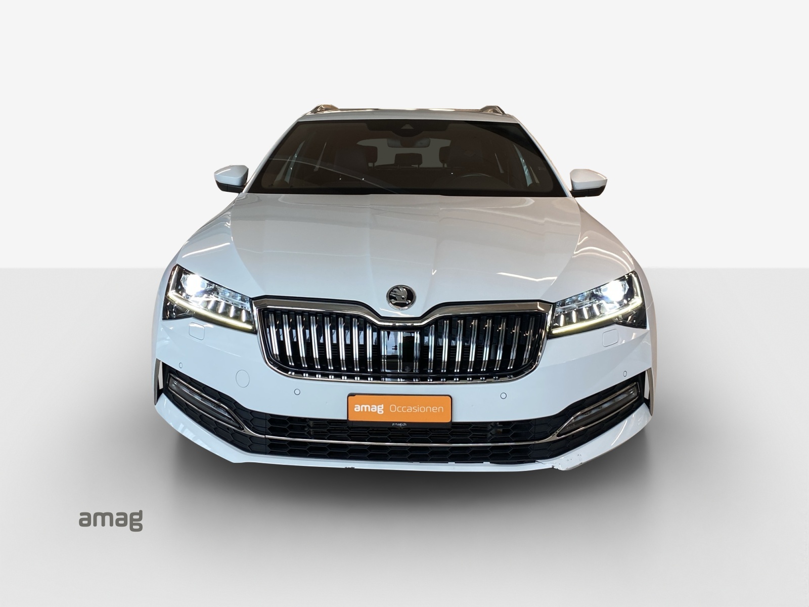 SKODA Superb Combi 2.0 TDi L&K 4x4 DSG-image-6