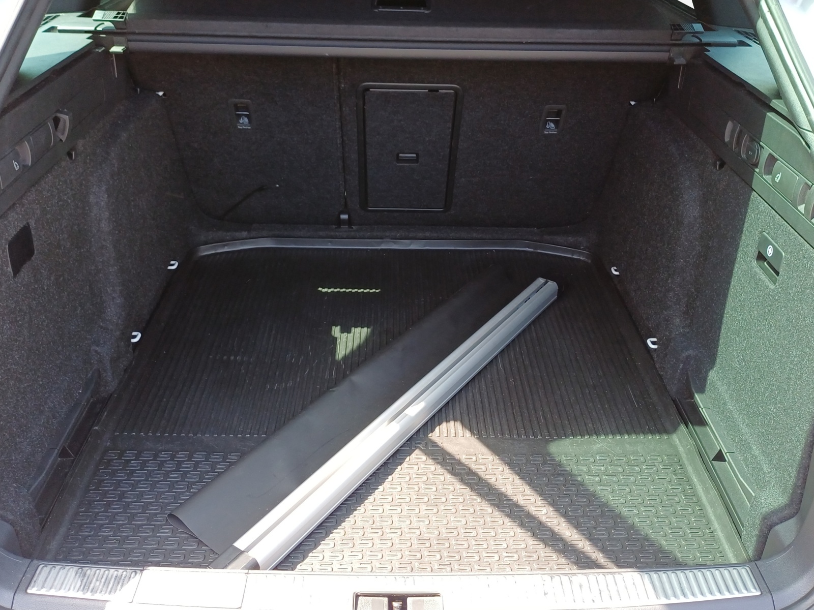 SKODA Superb Combi 2.0 TDi L&K 4x4 DSG-image-12