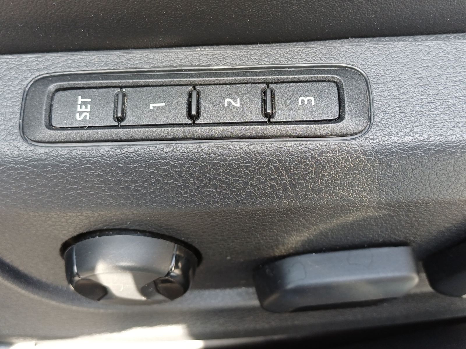 SKODA Superb Combi 2.0 TDi L&K 4x4 DSG-image-13