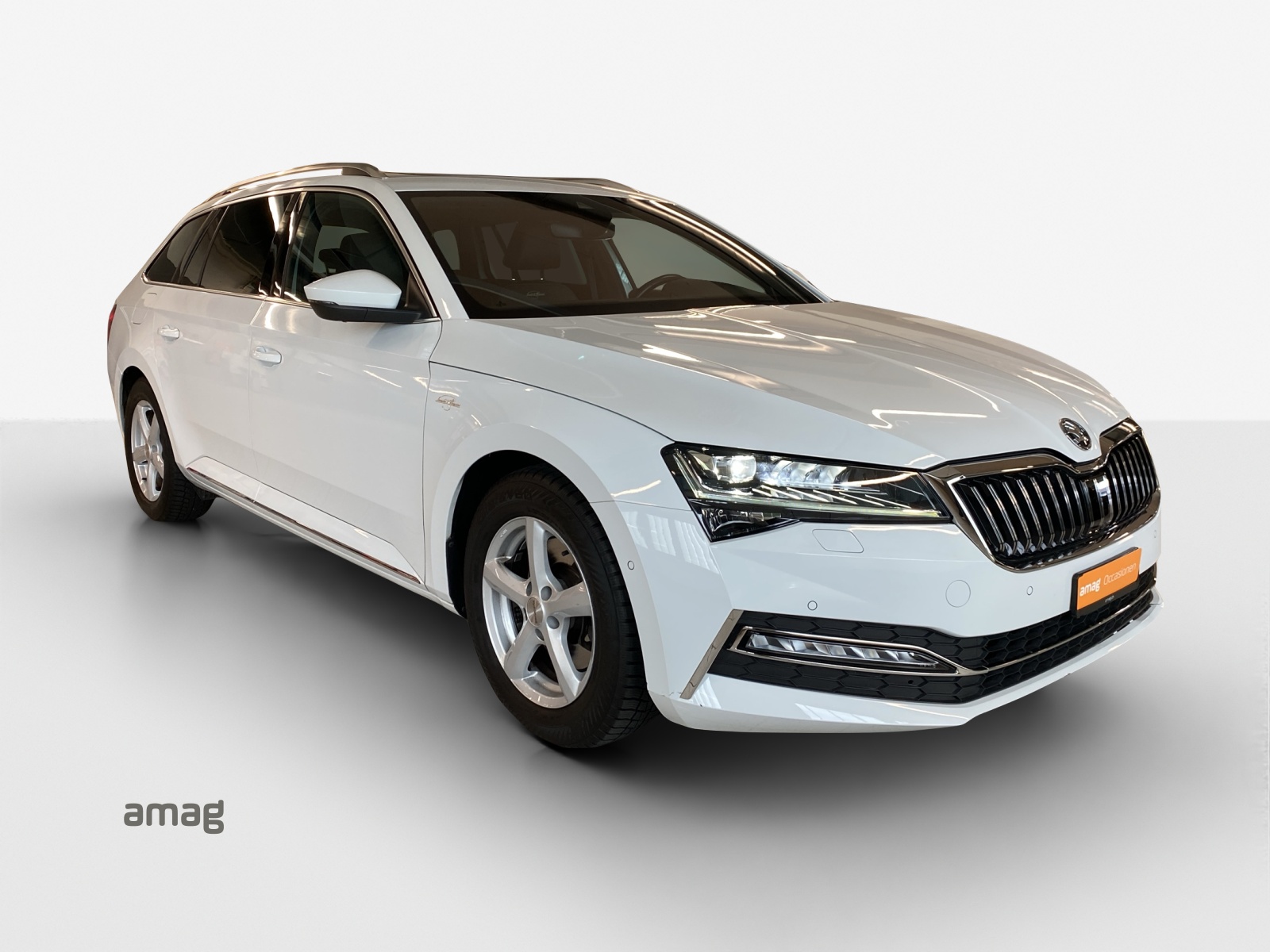 SKODA Superb Combi 2.0 TDi L&K 4x4 DSG-image-5
