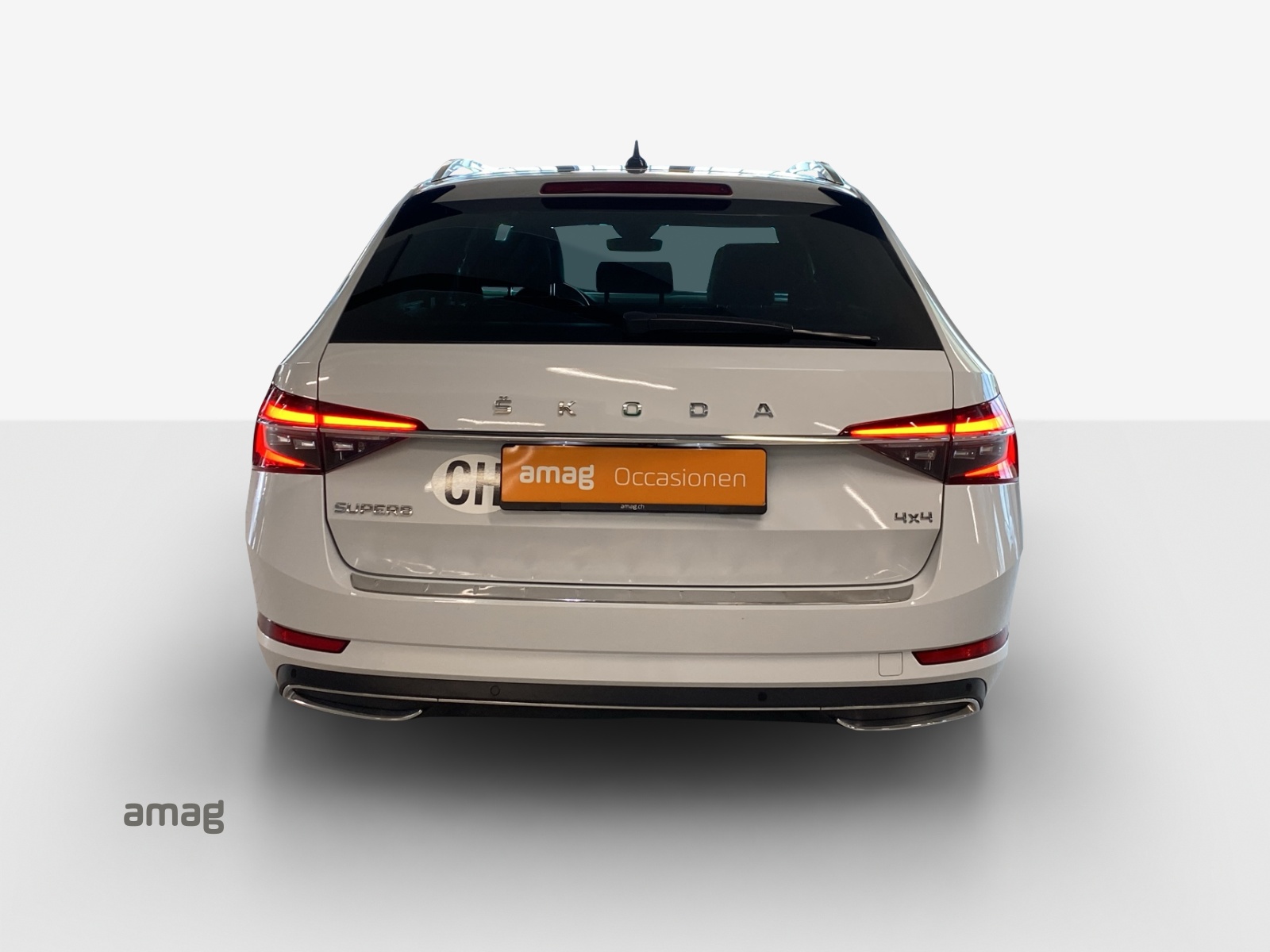 SKODA Superb Combi 2.0 TDi L&K 4x4 DSG-showroom-element-3