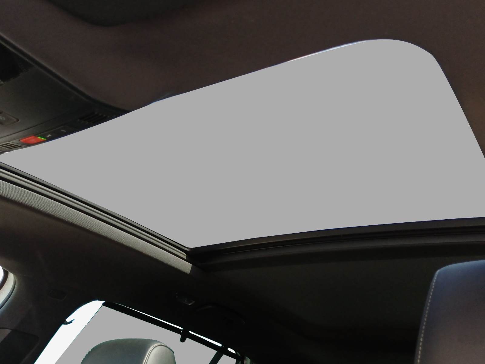 SKODA Superb Combi 2.0 TDi L&K 4x4 DSG-image-14