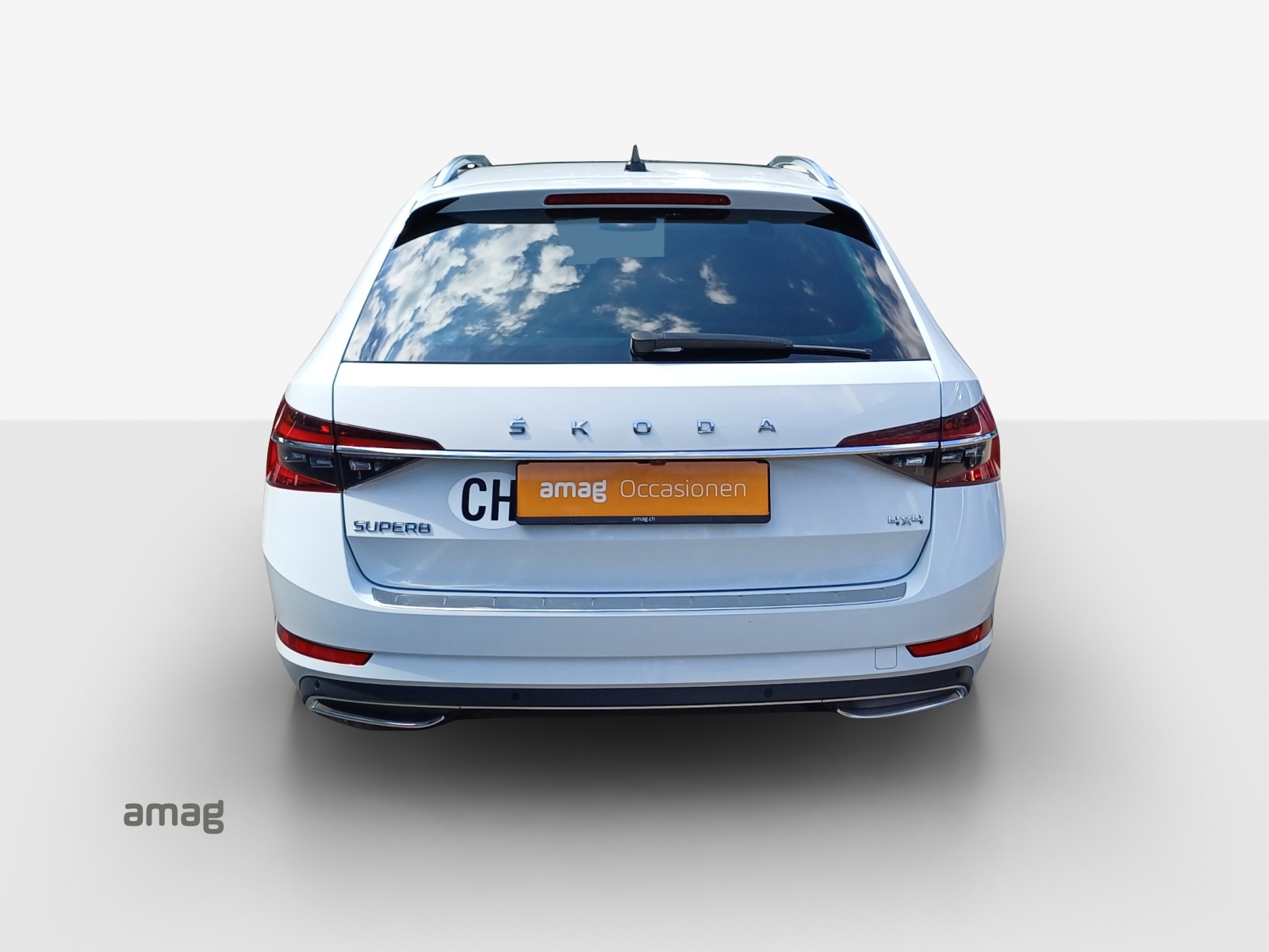 SKODA Superb Combi 2.0 TDi L&K 4x4 DSG-image-3