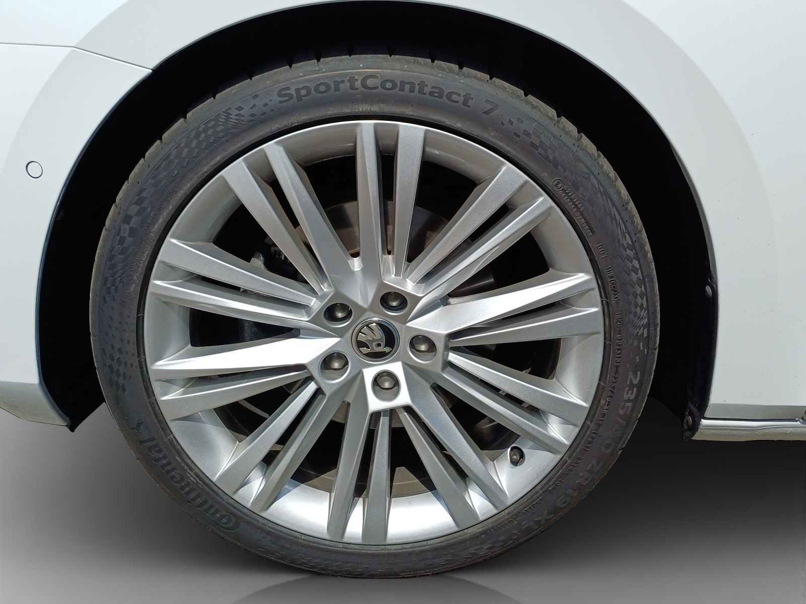 SKODA Superb Combi 2.0 TDi L&K 4x4 DSG-image-15