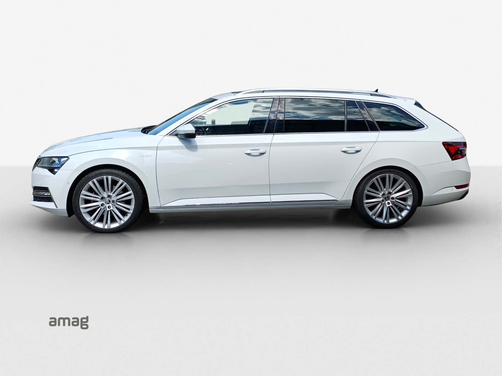 SKODA Superb Combi 2.0 TDi L&K 4x4 DSG-image-1