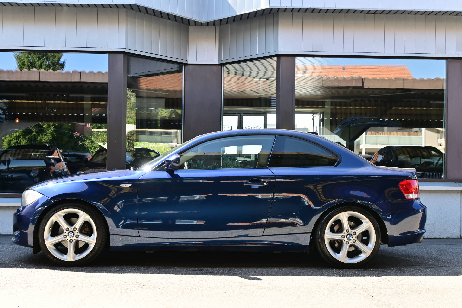 BMW 120i Coupé **M-Sport**-showroom-element-3