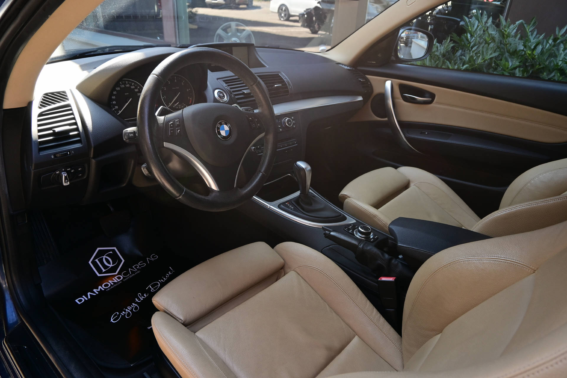 BMW 120i Coupé **M-Sport**-image-8