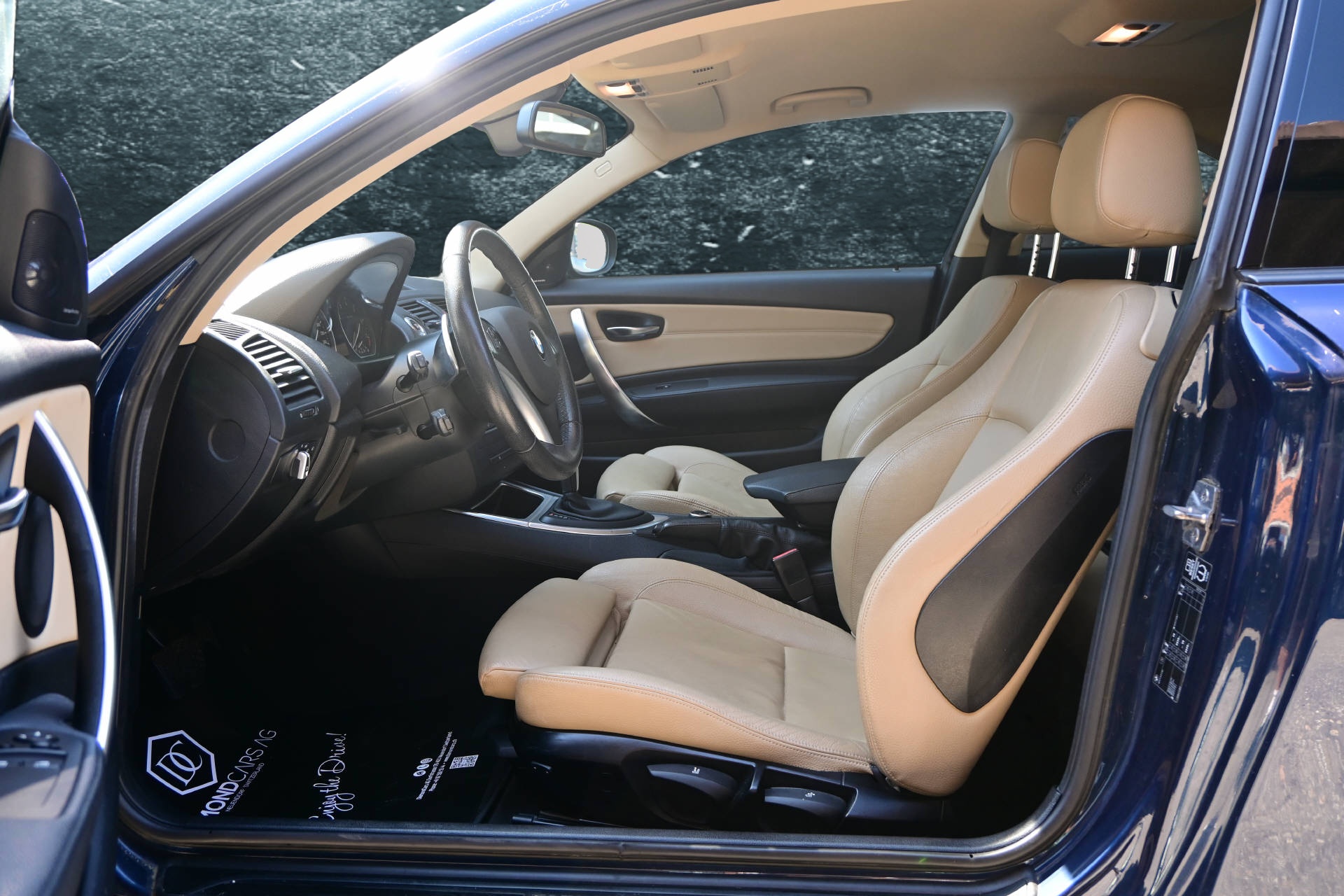 BMW 120i Coupé **M-Sport**-image-10