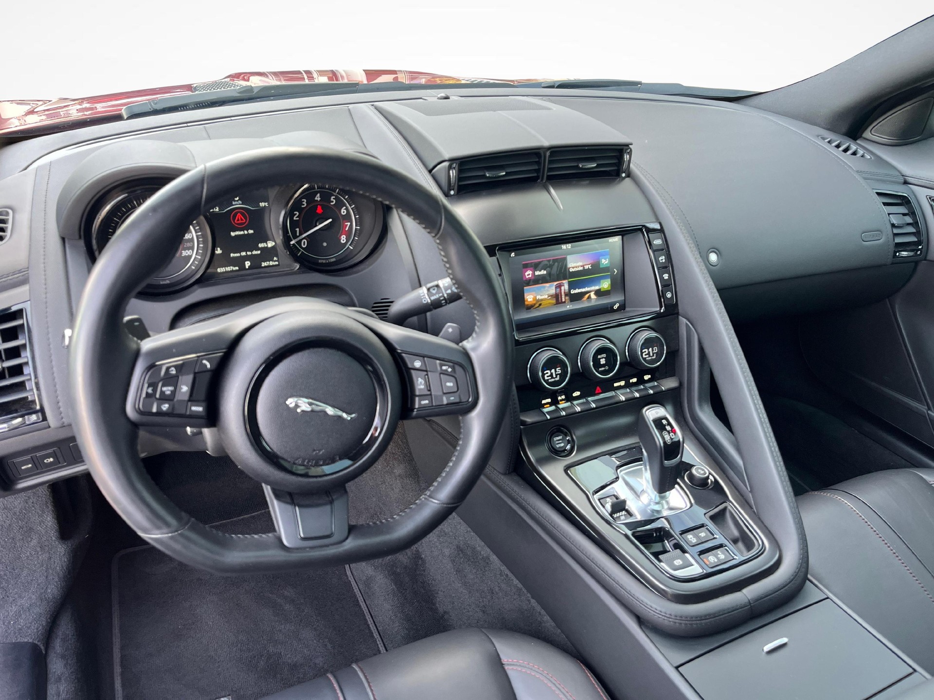 JAGUAR F-Type Coupé 3.0 V6 S-image-8
