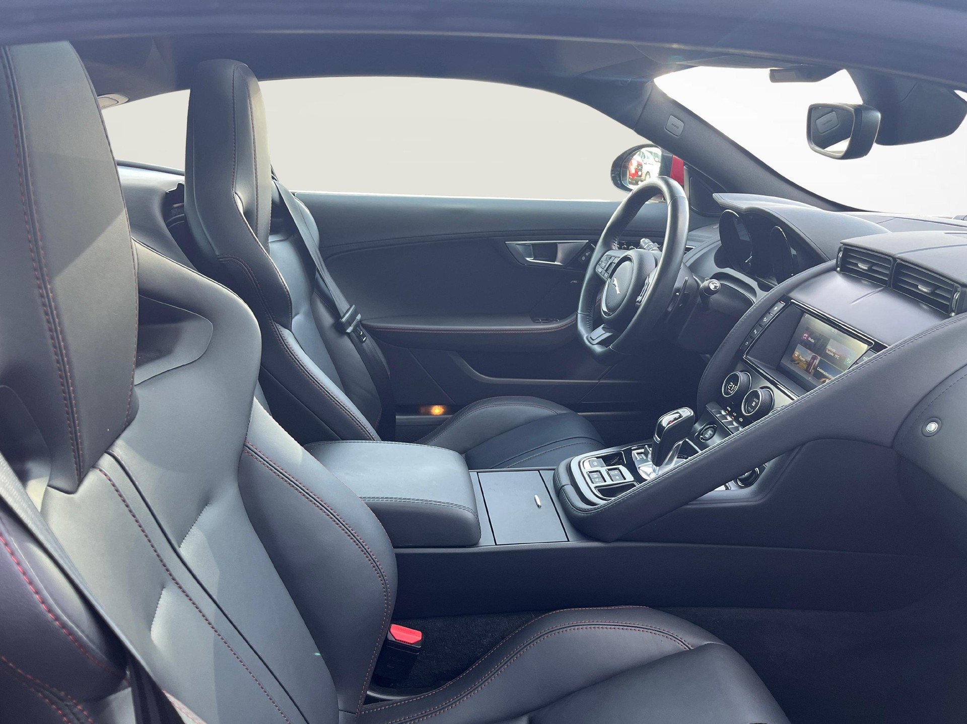 JAGUAR F-Type Coupé 3.0 V6 S-image-9