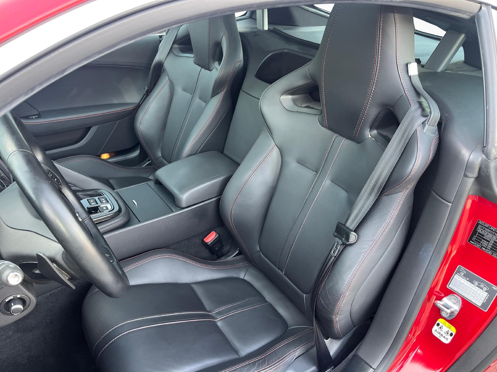 JAGUAR F-Type Coupé 3.0 V6 S-image-10