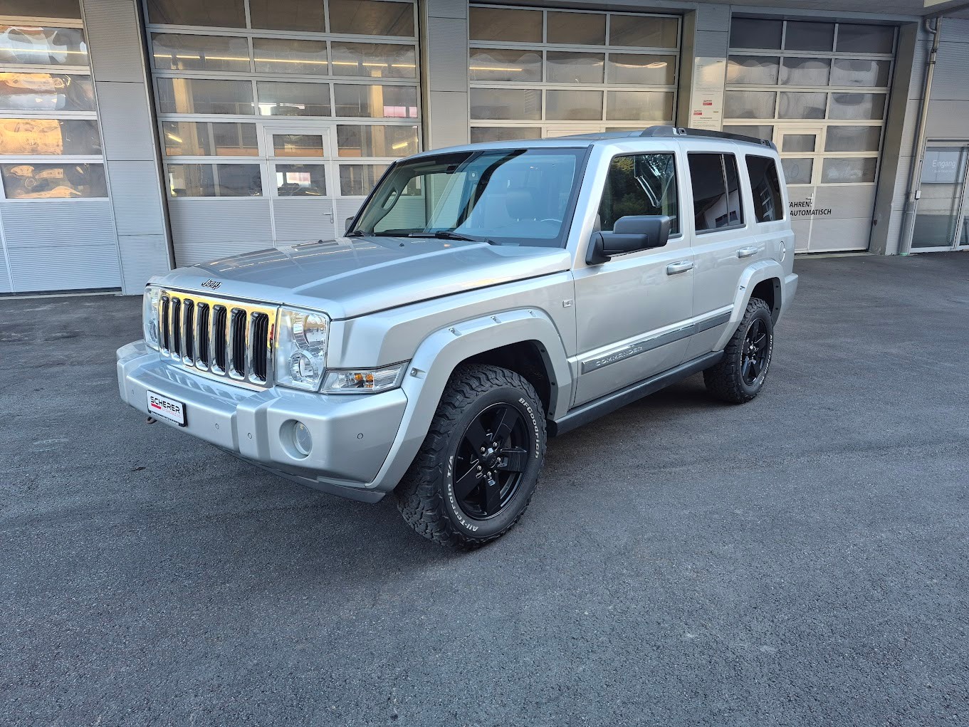 JEEP Commander 3.0 CRD Limited Automatic-image-0