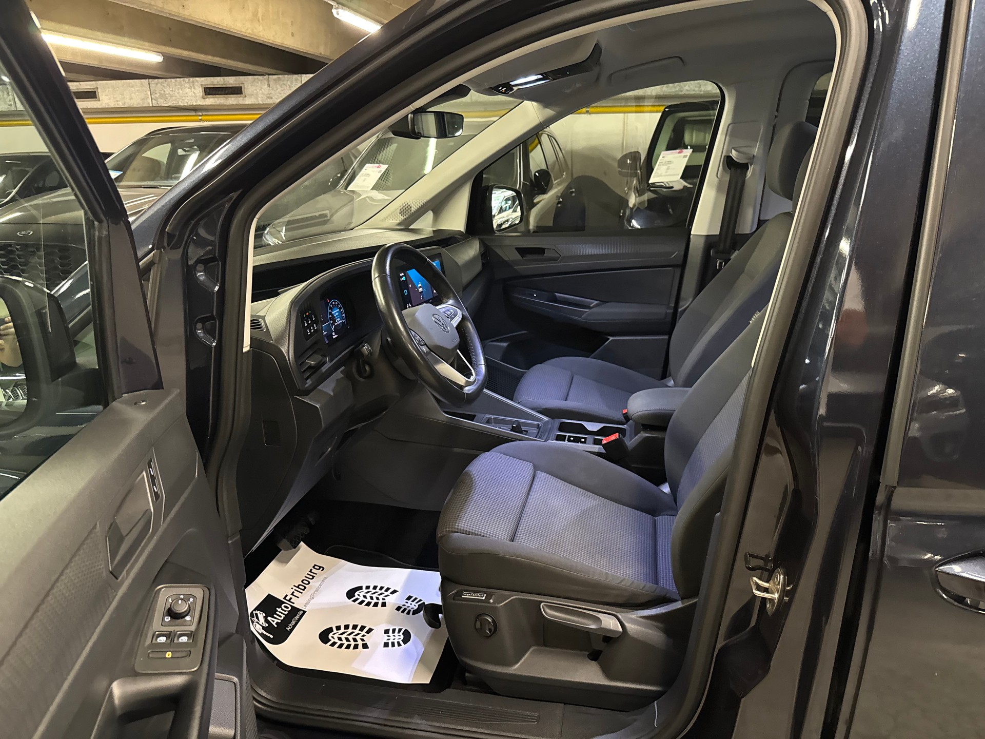 VW Caddy 2.0 TDI Liberty DSG-showroom-element-3