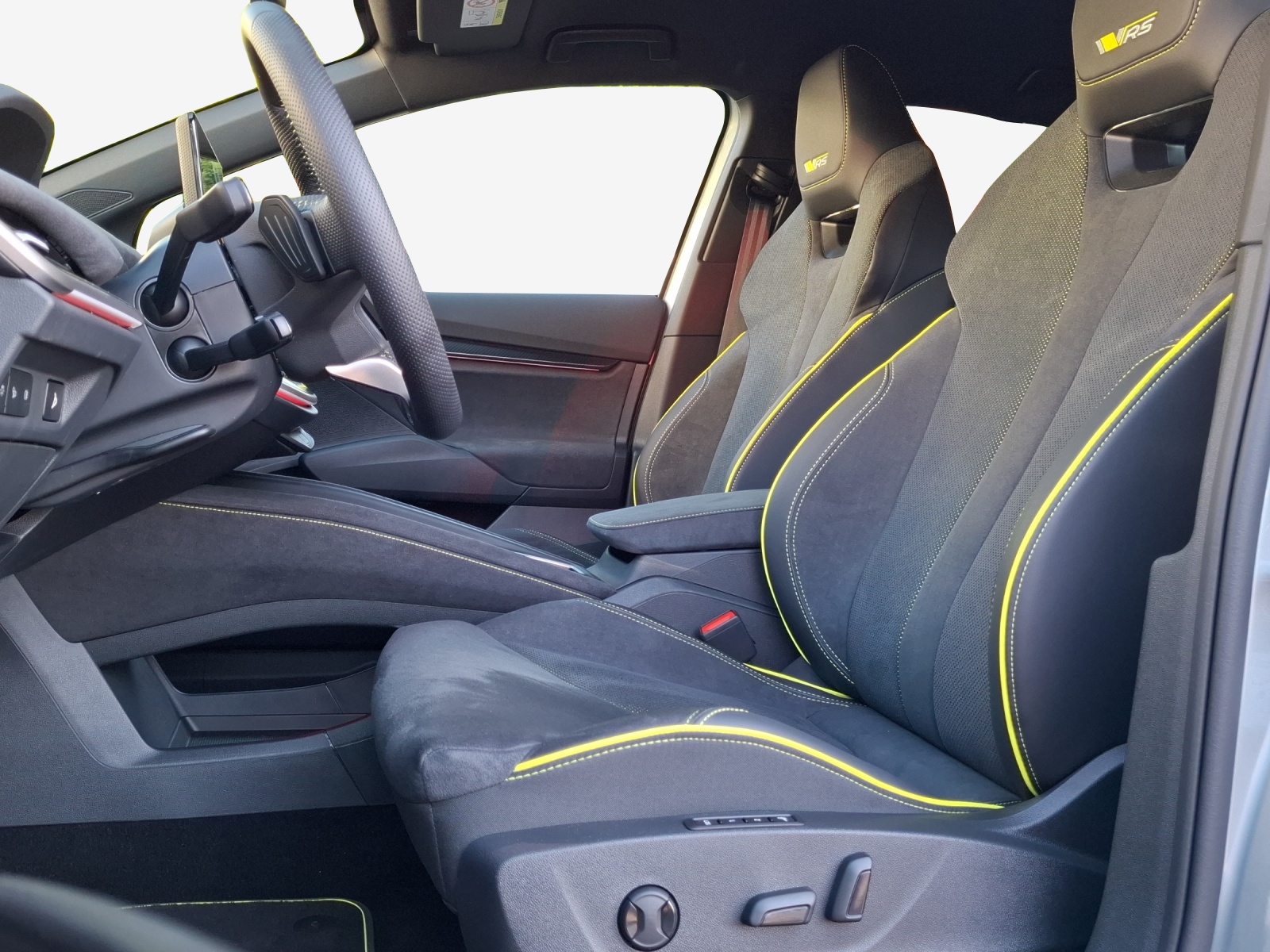 SKODA Elroq RS 4x4-image-7