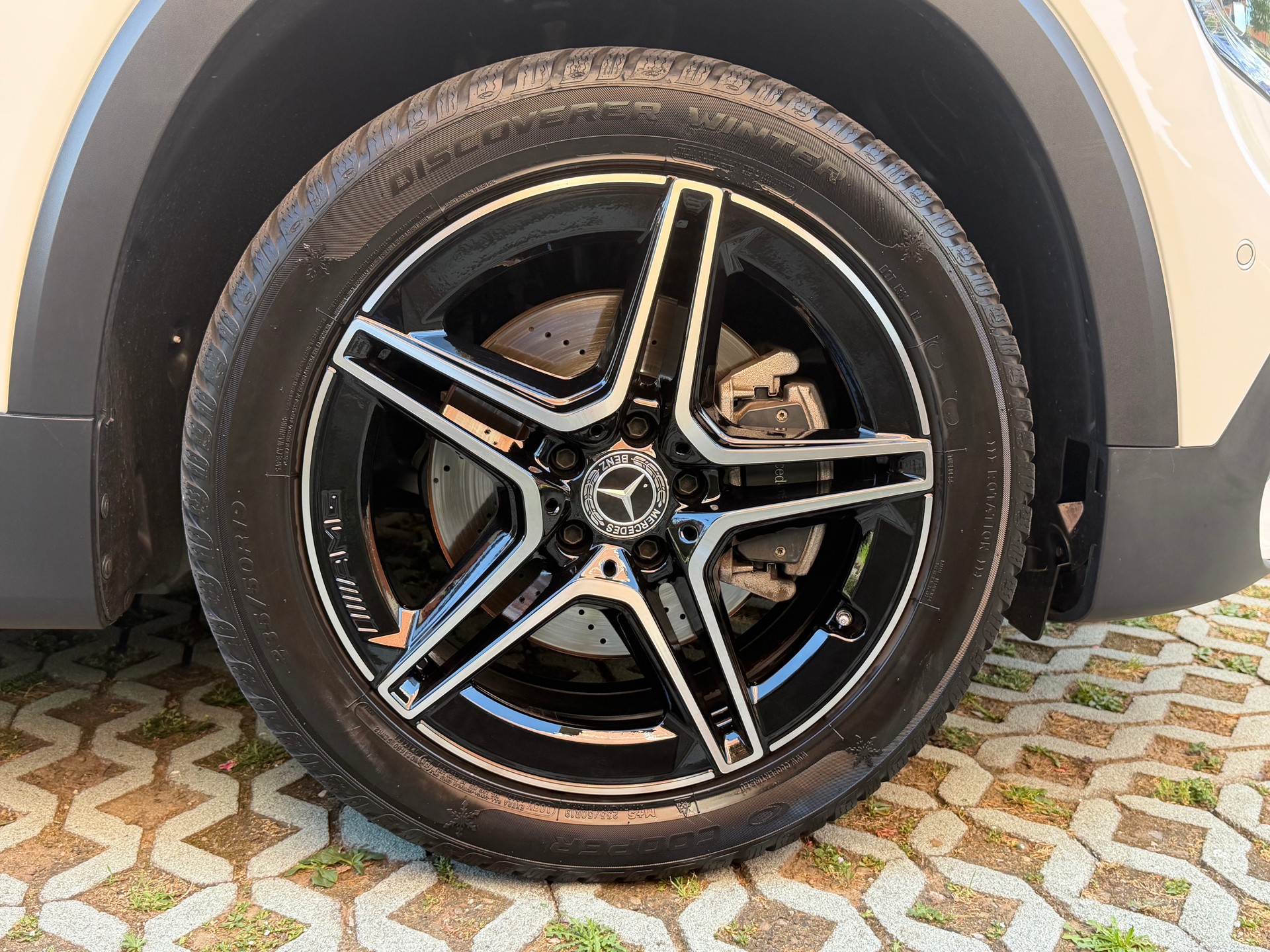 MERCEDES-BENZ GLB 200 AMG Line 7G-Tronic-image-7