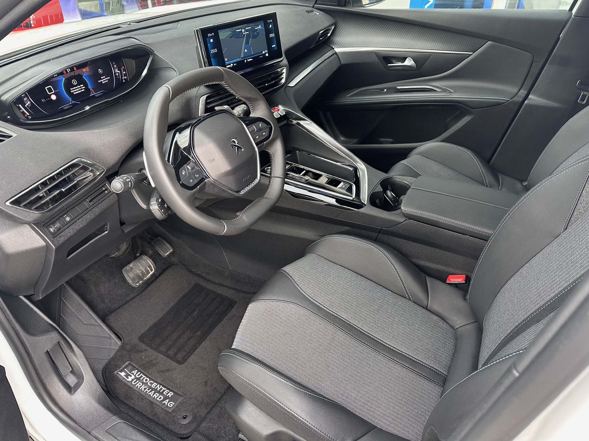 PEUGEOT 5008 1.2 PureTech 7-Plätzer *5 Jahre Werksgarantie* Allure Pack-image-9