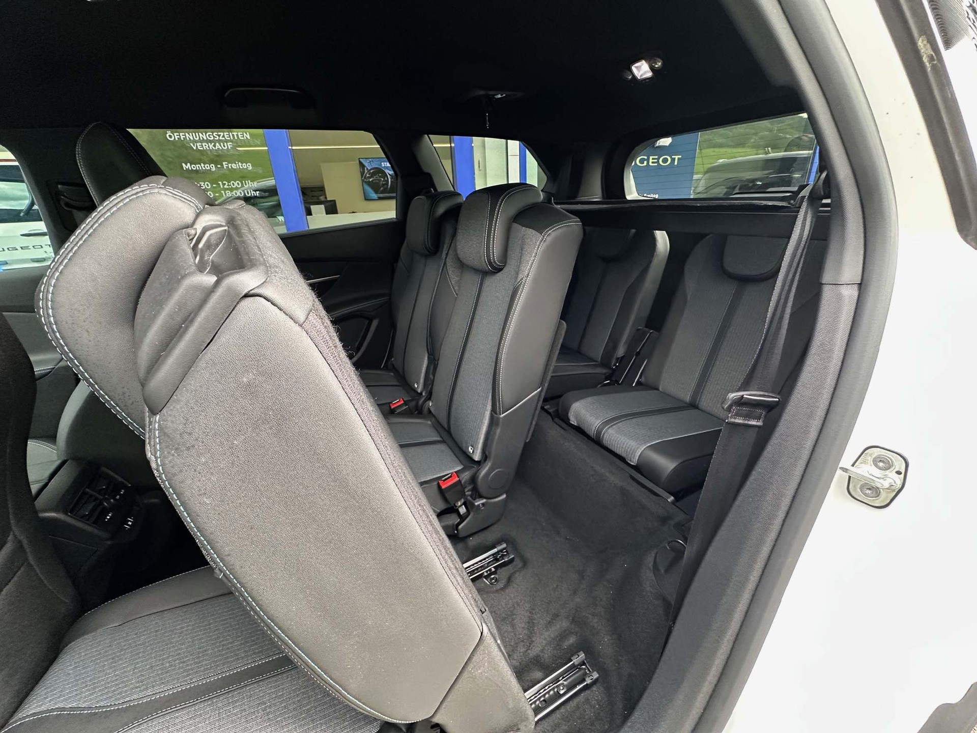 PEUGEOT 5008 1.2 PureTech 7-Plätzer *5 Jahre Werksgarantie* Allure Pack-image-7