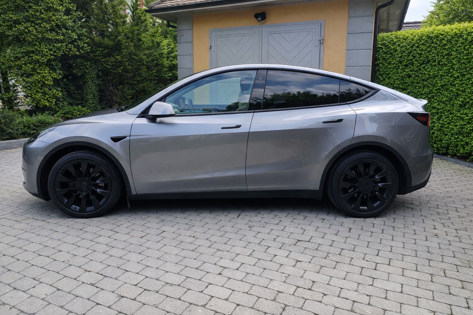 TESLA Maximale Reichweite Allradantrieb-image-2