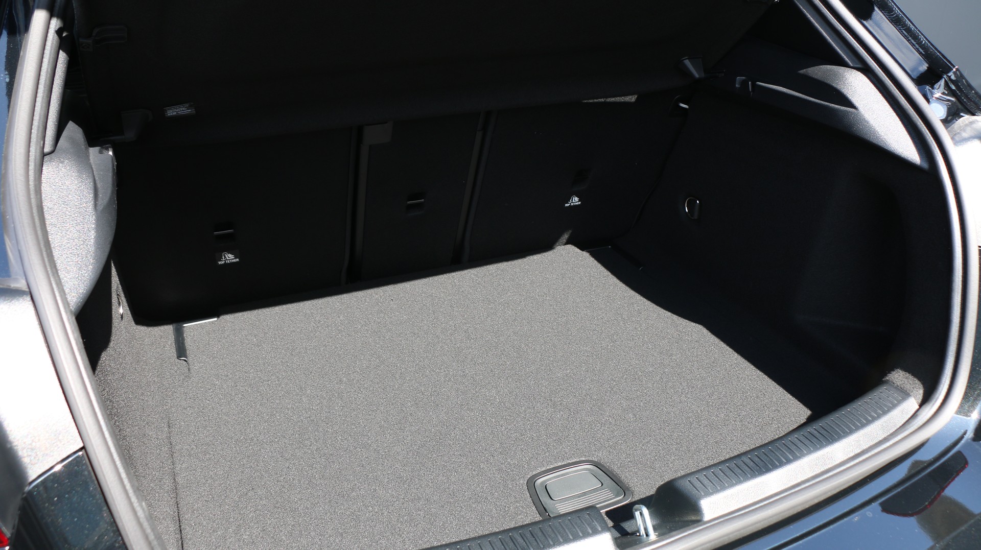 MERCEDES-BENZ A 250 4MATIC Kompaktlimousine-image-10