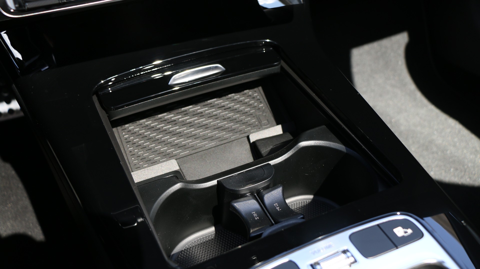MERCEDES-BENZ A 250 4MATIC Kompaktlimousine-image-15